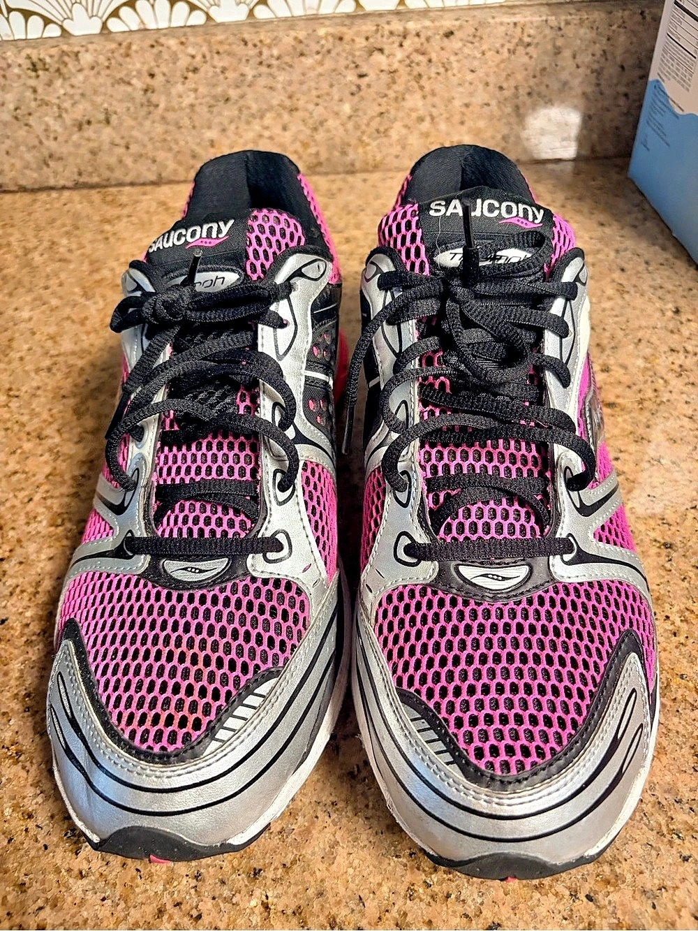 Saucony ProGrid Triumph 4 Athletic Shoes Pink & Black US 12